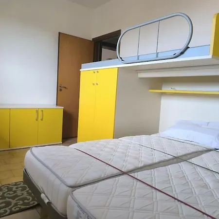 Galleria 2 Agosto 1980 Yellow N1 Apartmán *