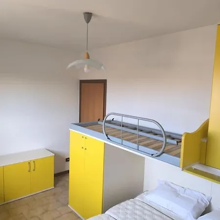 Galleria 2 Agosto 1980 Yellow N1 * Bolonia