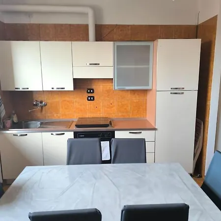 Apartament Galleria 2 Agosto 1980 Yellow N1 Bolonia